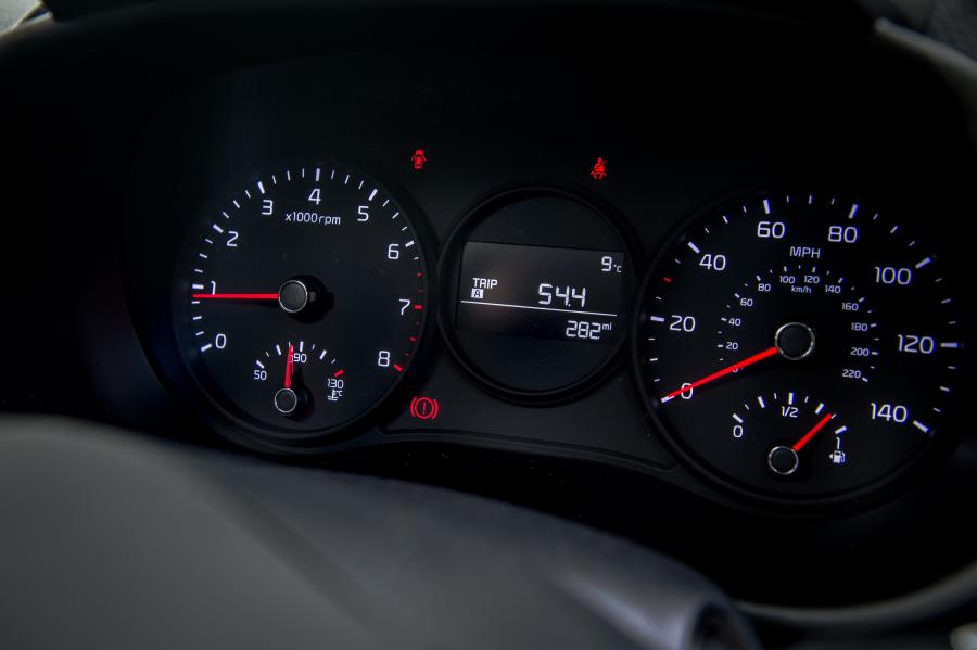 Панель приборов Kia Picanto 2017 года  (UK) (фото 70 из 80)